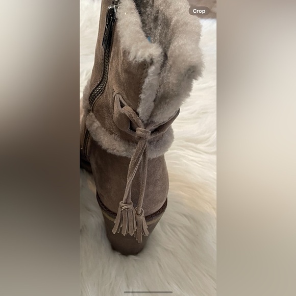 FRYE Jen Shearling Short Boot - taupe size 8 - Picture 12 of 16